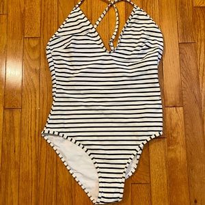 CUPSHE Size L Bathing Suit